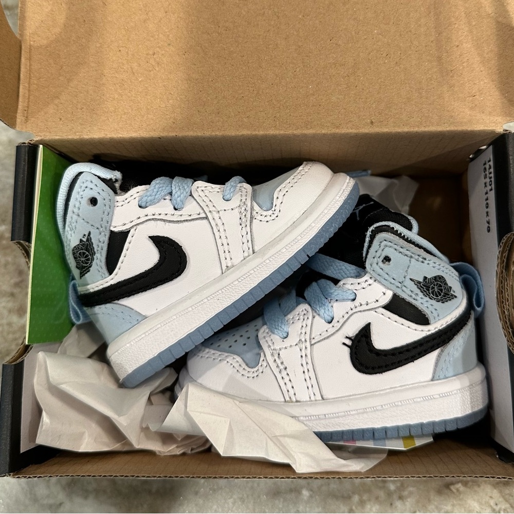 Infant Nike Jordans Sneakers BRAND NEW NEVER WORN